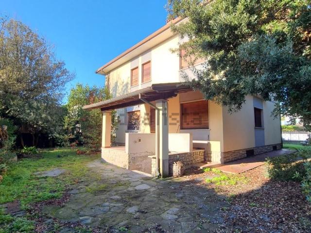 Casa in vendita a Tonfano, Toscana