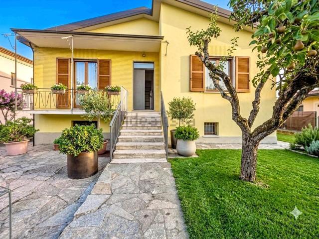 Casa in vendita a Santa Maria Della Versa, Lombardia
