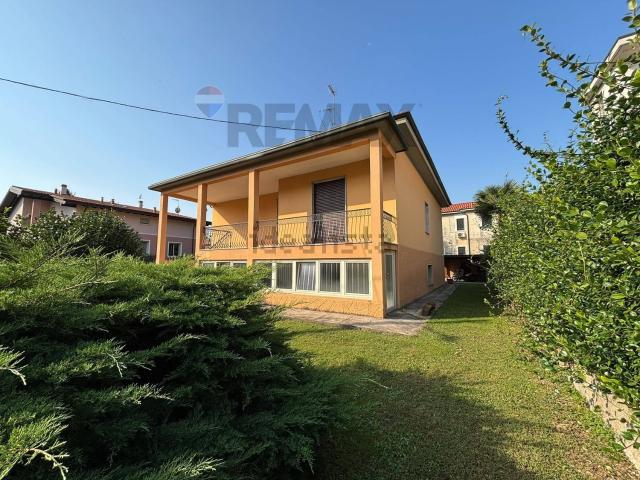 Casa in vendita a Gorla Maggiore, Varese