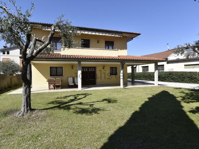 Casa in vendita a Rosà, Veneto