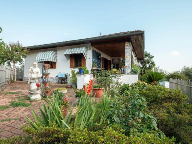 Casa in vendita a Borgo Ticino, Novara