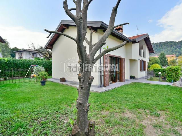 Casa in vendita a Montorfano, Lombardia