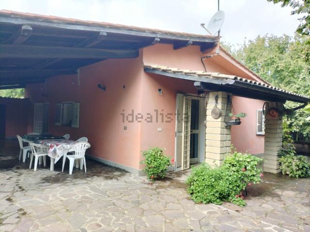 Casa in vendita a Ronciglione, Lazio
