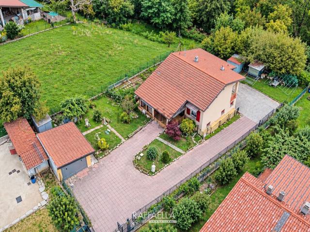 Casa in vendita a Berzo San Fermo, Bergamo