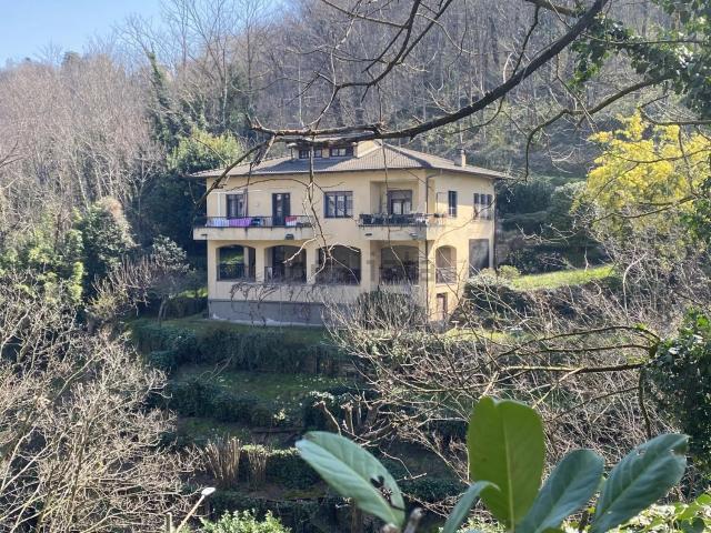 Casa in vendita a Caserme, Como