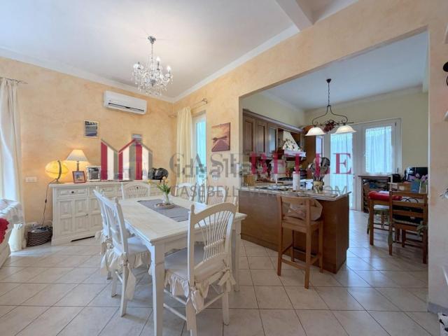 Casa in vendita a Massarosa, Toscana