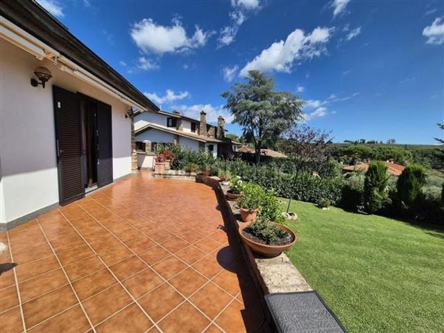 Casa in vendita a Sutri, Lazio