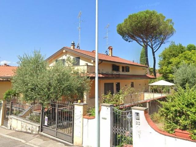 Casa in vendita a La Macine, Prato