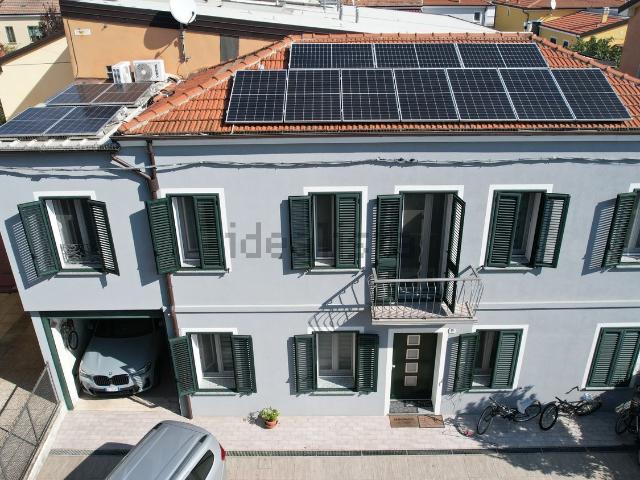 Casa in vendita a Villaggio Satellite, Ferrara