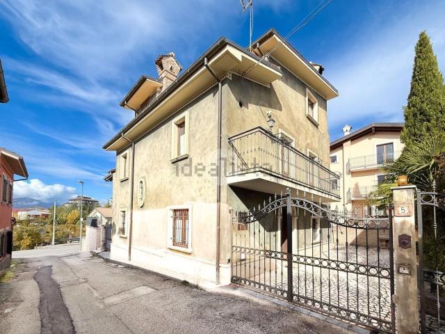 Casa in vendita a Contrada Sansone, Tornimparte