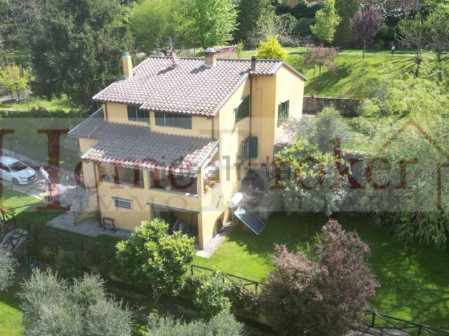 Casa in vendita a Unione di Comuni Valdarno e Valdisieve, Londa