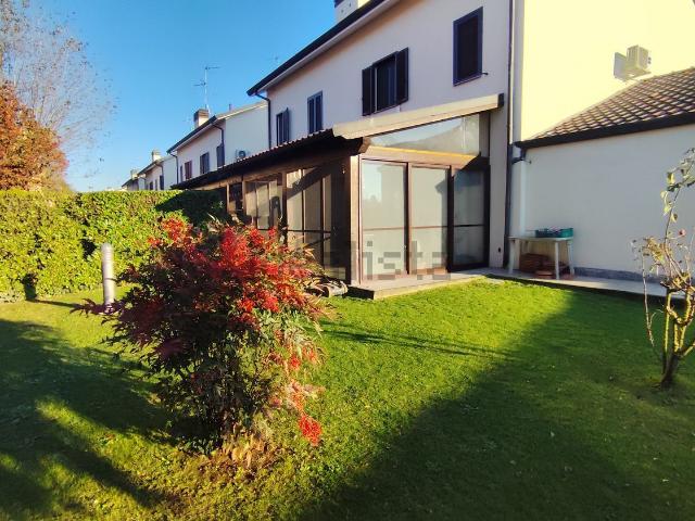 Casa in vendita a Locate di Triulzi, Moro Di Locate