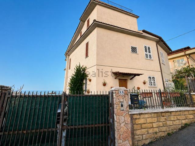 Casa in vendita a Guidonia Montecelio, Roma Capitale