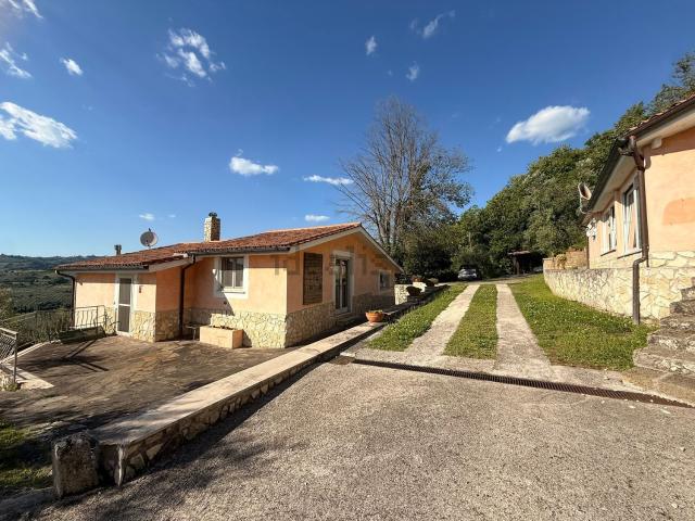 Casa in vendita a Castelnuovo Di Farfa, Lazio