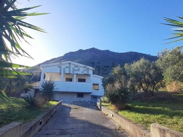 Casa in vendita a Carini, Sicilia