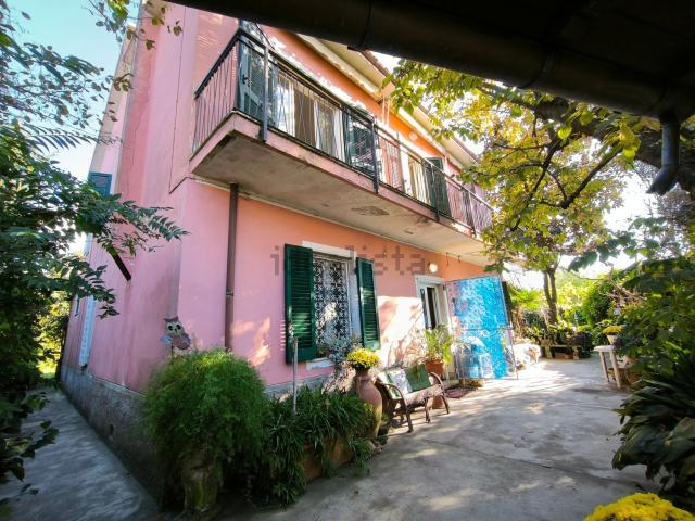Casa in vendita a Perticata, Carrara