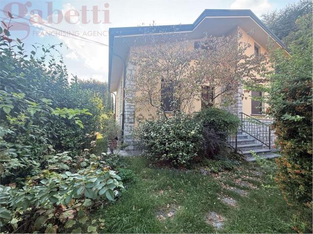 Casa in vendita a Caravaggio, Canzo