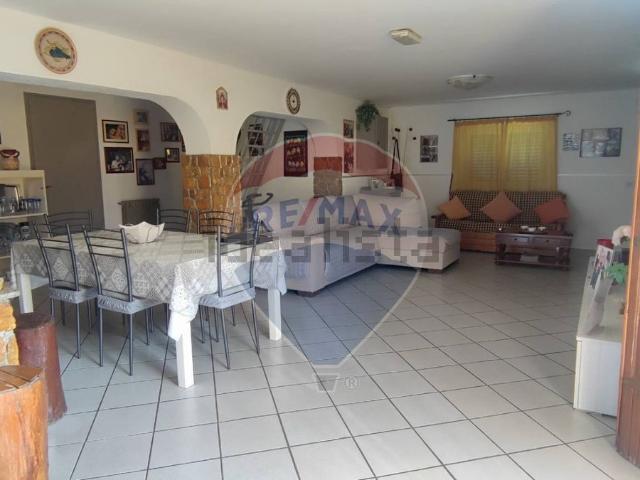 Casa in vendita a Caltagirone, Sicilia