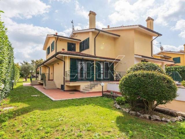 Casa in vendita a Pantan Monastero, Roma Capitale