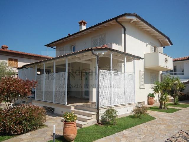 Casa in vendita a Marina di Pietrasanta, Pietrasanta