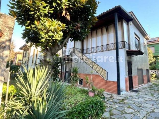 Casa in vendita a Brugherio, Lombardia