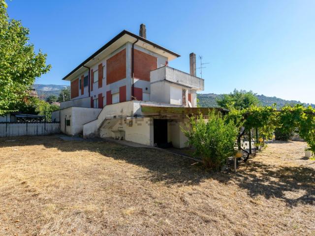 Casa in vendita a Sezze, Latina