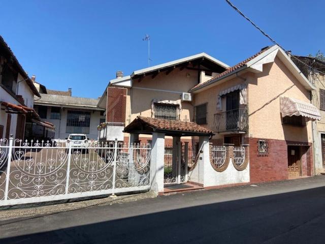 Casa in vendita a Breme, Lombardia