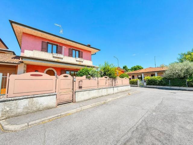 Casa in vendita a Coccaglio, Lombardia