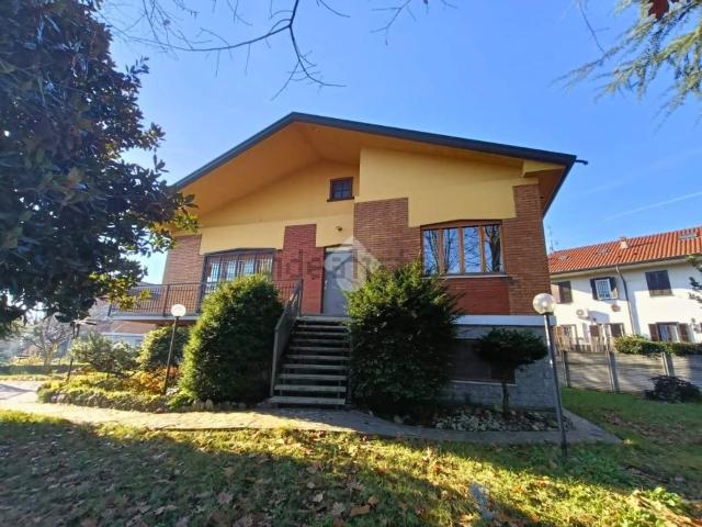 Casa in vendita a Seveso, Lombardia