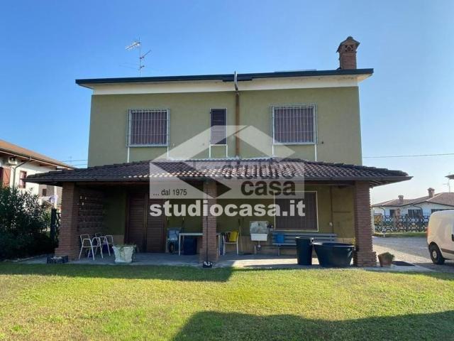 Casa in vendita a San Tommaso, Badia Pavese