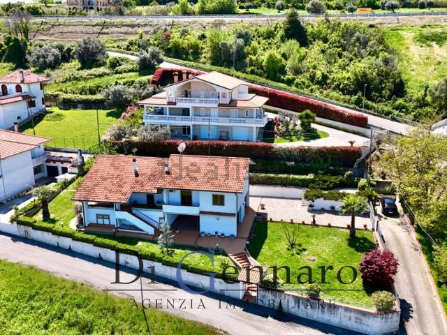 Casa in vendita a Unione dei Comuni della Val Vibrata, Tortoreto