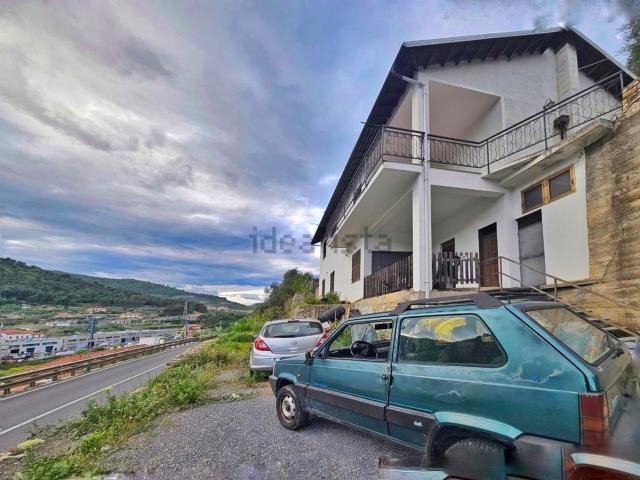 Casa in vendita a Imperia, Liguria