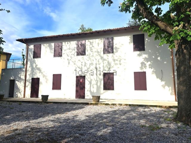 Casa in vendita a Lesignano De' Bagni, Reggio Emilia