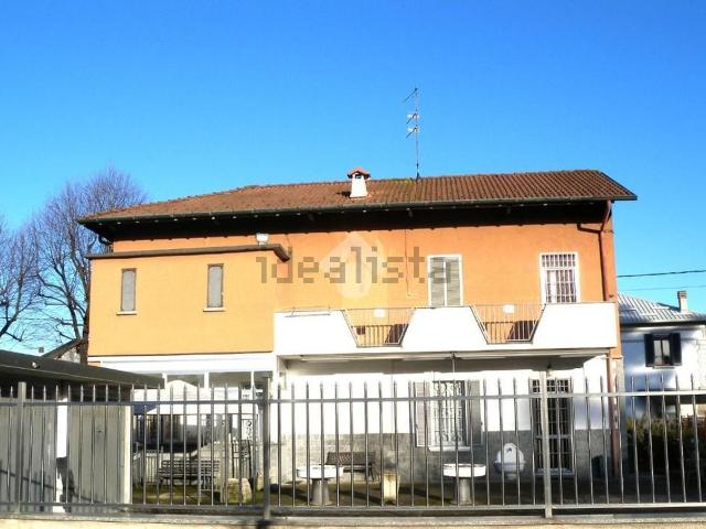 Casa in vendita a Origgio, Lombardia