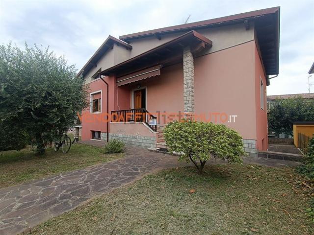 Casa in vendita a Palosco, Lombardia