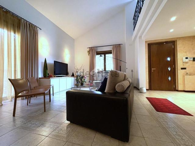 Casa in vendita a Oltresempione, Legnano