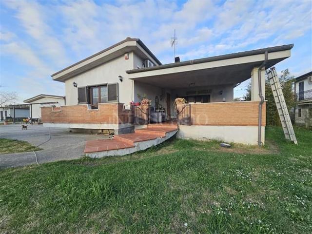 Casa in vendita a Lampione, Aprilia