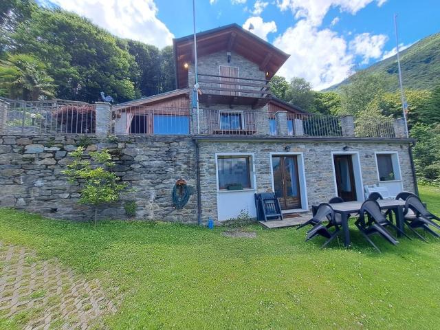 Casa in vendita a Pianello Del Lario, Lombardia