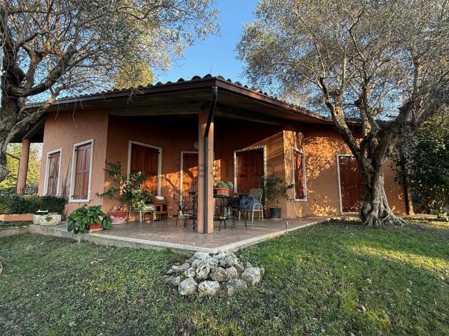 Casa in vendita a Bardolino, Veneto