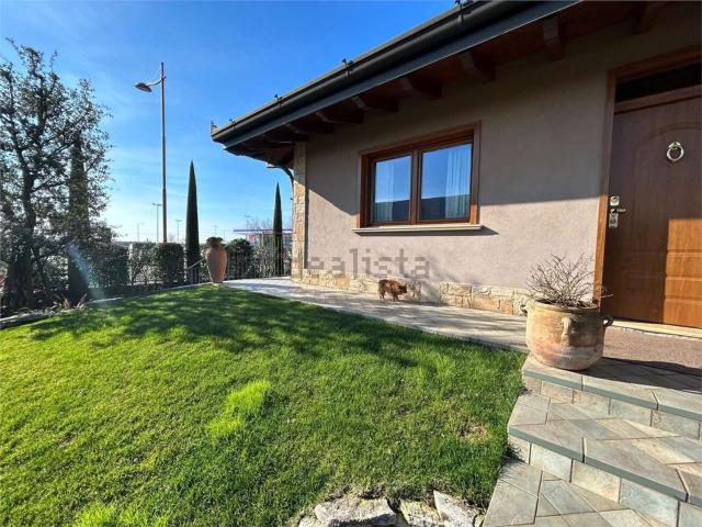 Casa in vendita a Romano Di Lombardia, Lombardia