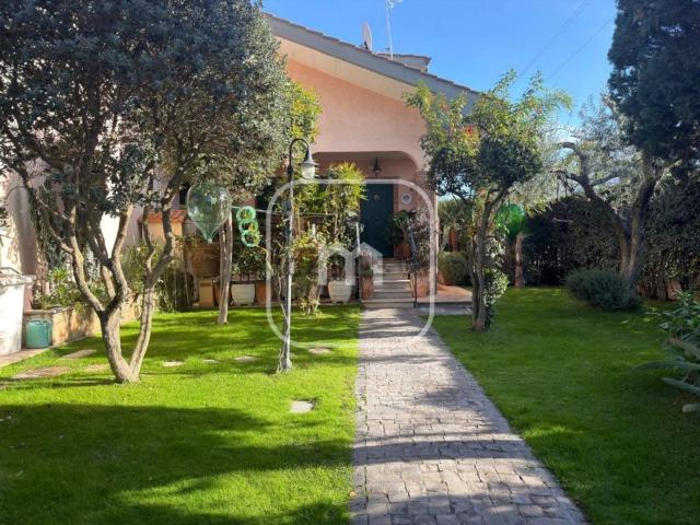 Casa in vendita a Guidonia Montecelio, Roma Capitale