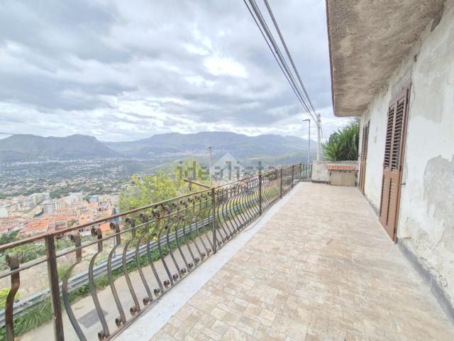 Casa in vendita a Villaggio Santa Rosalia, Monreale