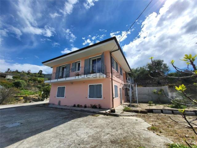 Casa in vendita a Bordighera, Liguria
