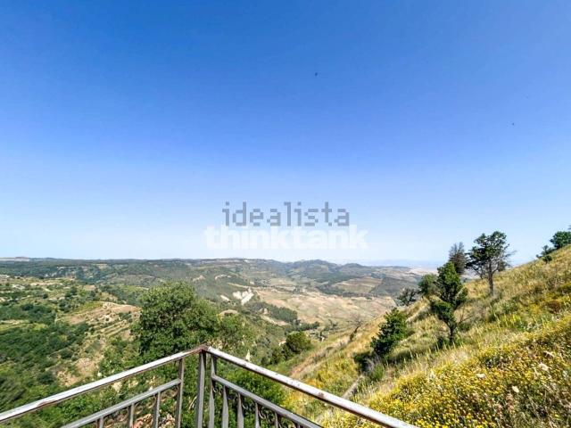 Casa in vendita a Aidone, Sicilia