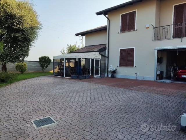 Casa in vendita a Borgo San Siro, Pavia