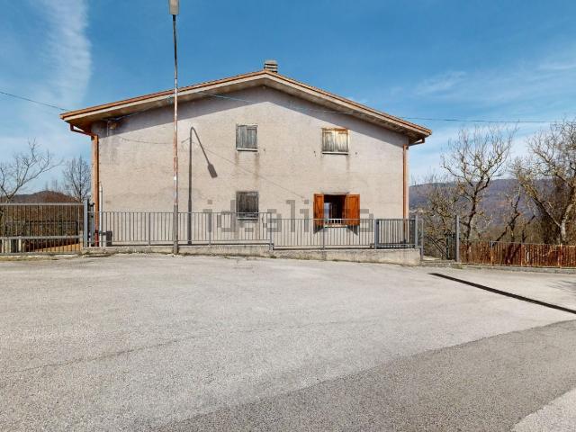 Casa in vendita a Varco Sabino, Lazio