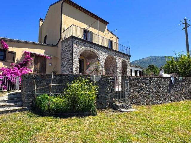 Casa in vendita a Torraca, Campania