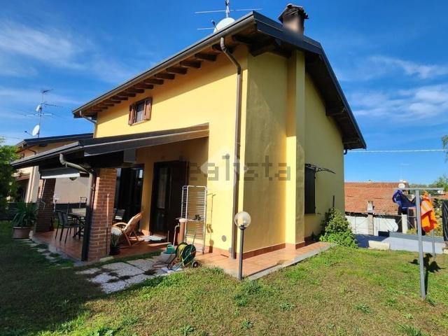 Casa in vendita a Piemonte, Novara