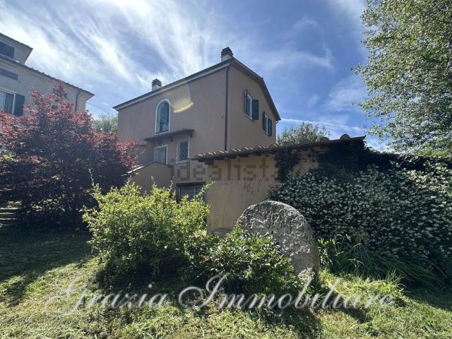Casa in vendita a Crespina Lorenzana, Lorenzana