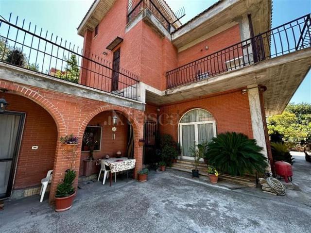 Casa in vendita a Municipio Roma IX, Roma Capitale